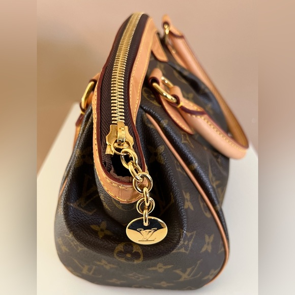 Louis Vuitton Monogram Tivoli PM handbag - Picture 13 of 17